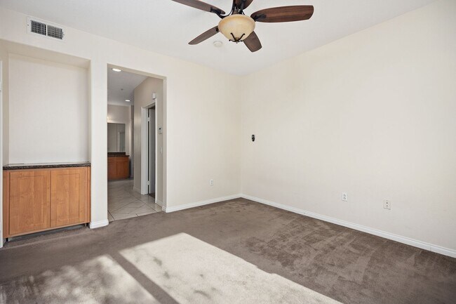 Building Photo - View Condo in Luxury Gated Community