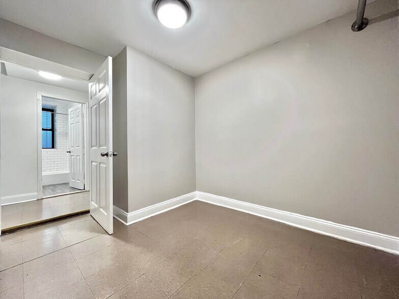 Building Photo - 523 W 135th St