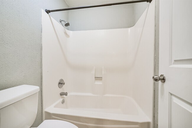 Building Photo - 22203 Fincastle Dr