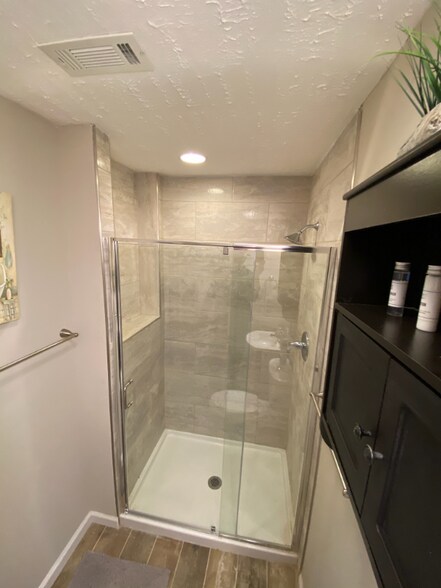 Building Photo - 2222 Woodland Ave