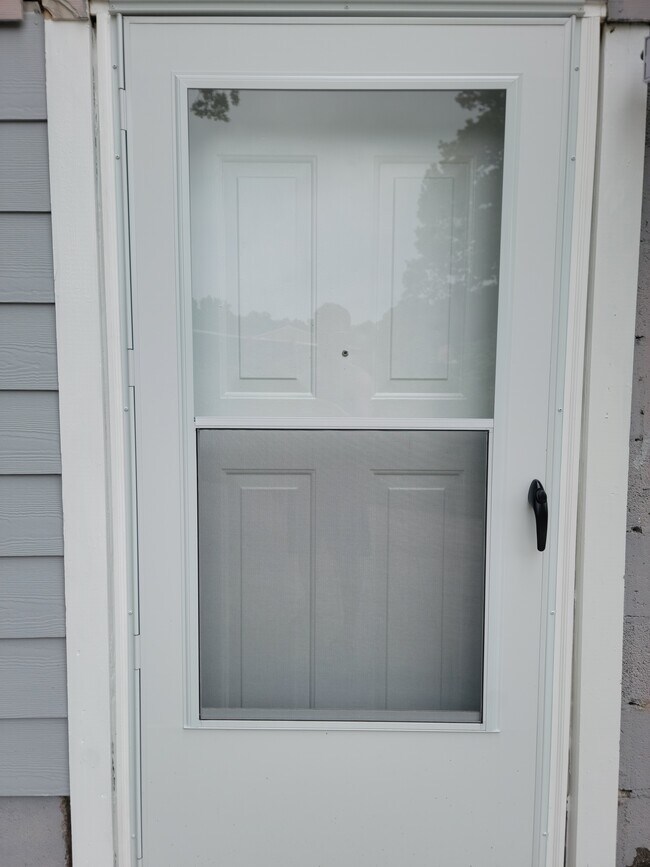 Front Door - 1029 Hillcrest Dr SE