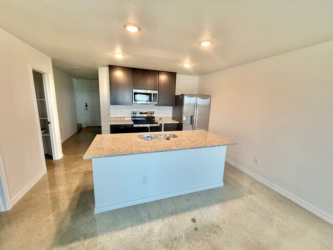 Building Photo - 8904 Little Leaf Mullberry Dr