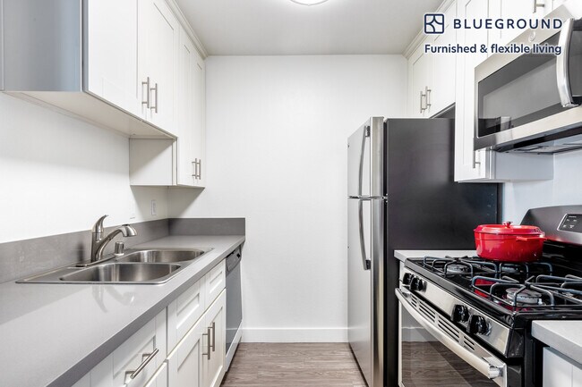 Building Photo - 1660 N Wilton Pl