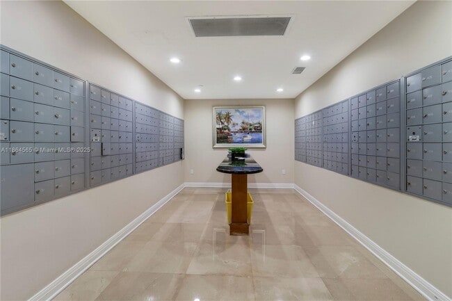Building Photo - 3000 N Ocean Dr
