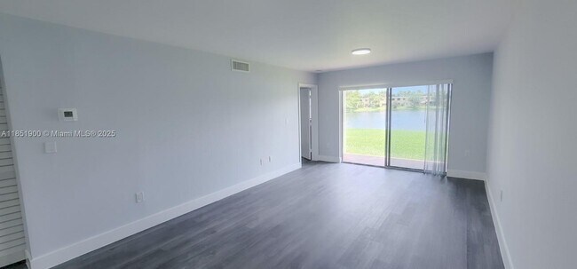 Building Photo - 9830 Nob Hill Ln
