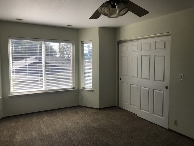 Building Photo - Coastal Living in Sought-After Twin Lakes ...