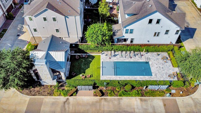 Building Photo - 8306 Hillendahl Blvd