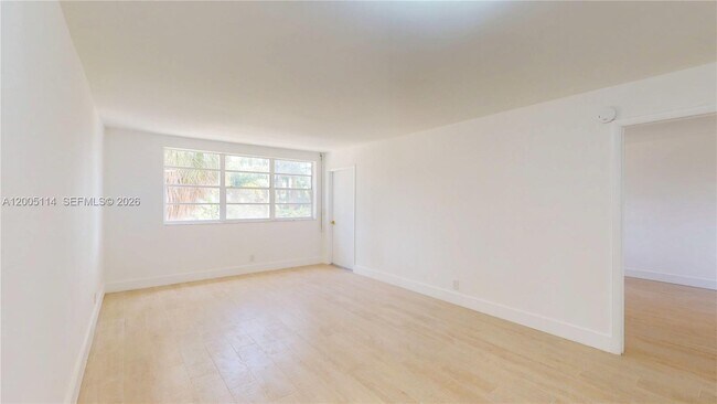 Building Photo - 1333 E Hallandale Beach Blvd