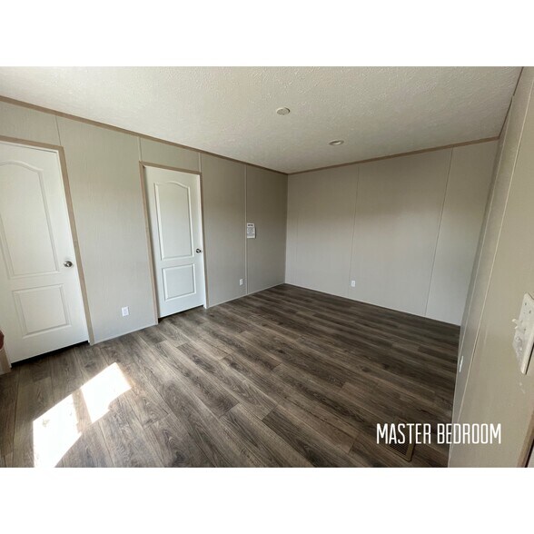 Building Photo - 161 Oral Dr