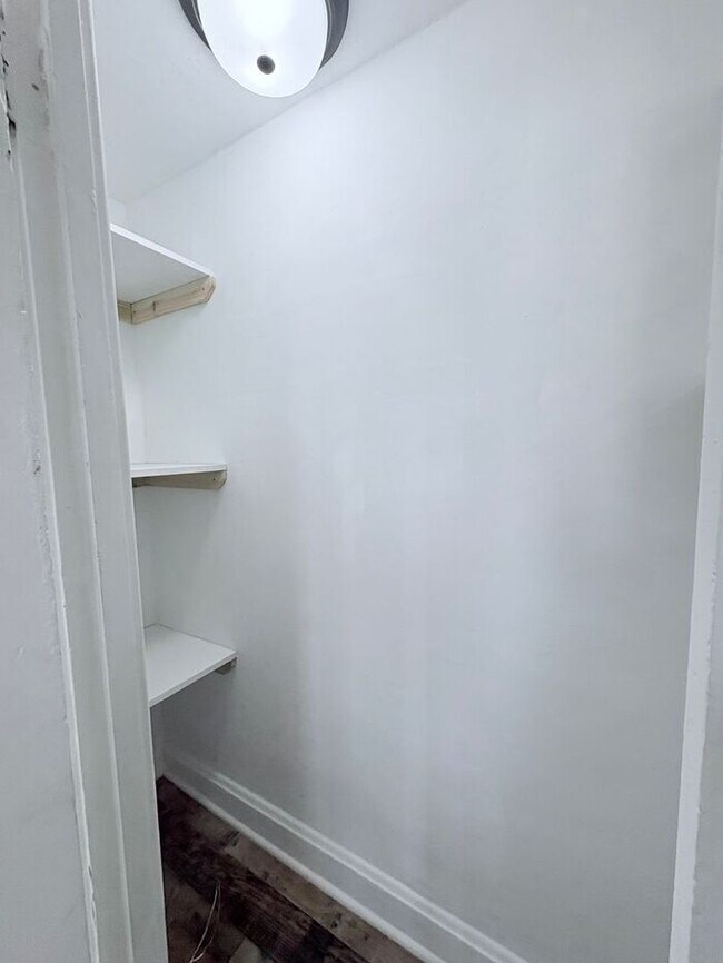 Building Photo - Charming 1 bed 1 baths in Columbus!