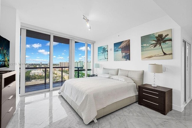 Building Photo - 17121 Collins Ave