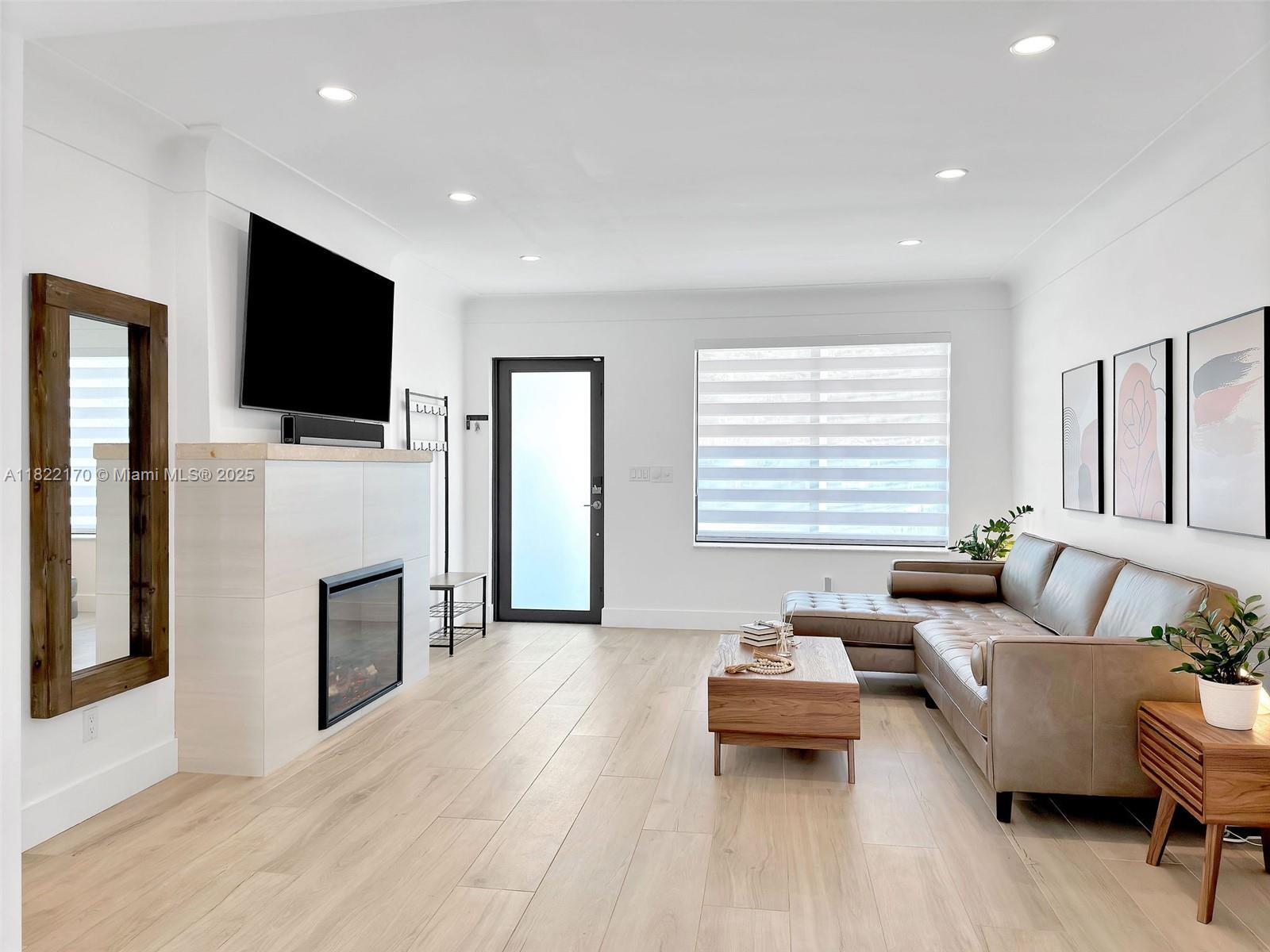 Building Photo - 130 SW 25th Rd