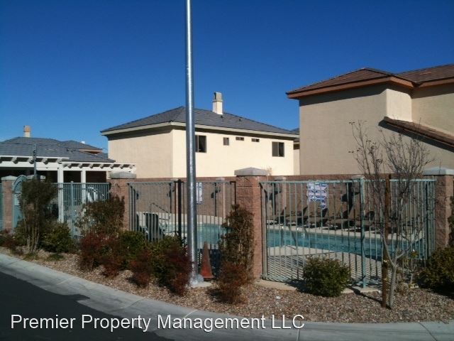 Building Photo - 3 br, 2.5 bath House - 139 Tilbury Ave*