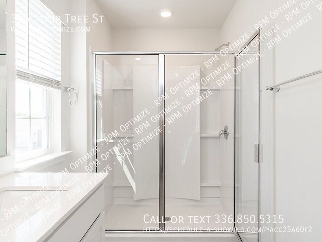Building Photo - 325 Tulip tree St