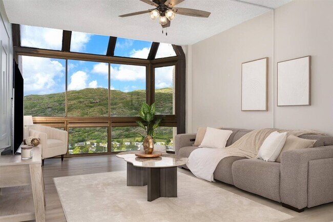 Building Photo - 531 Hahaione St