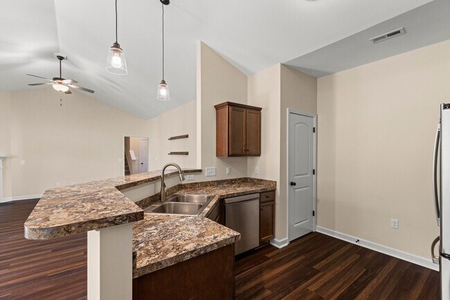 Building Photo - 3 bedroom with bonus room in Holly Ridge is available now!