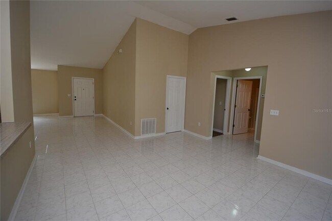 Building Photo - 12 Pine Brook Dr