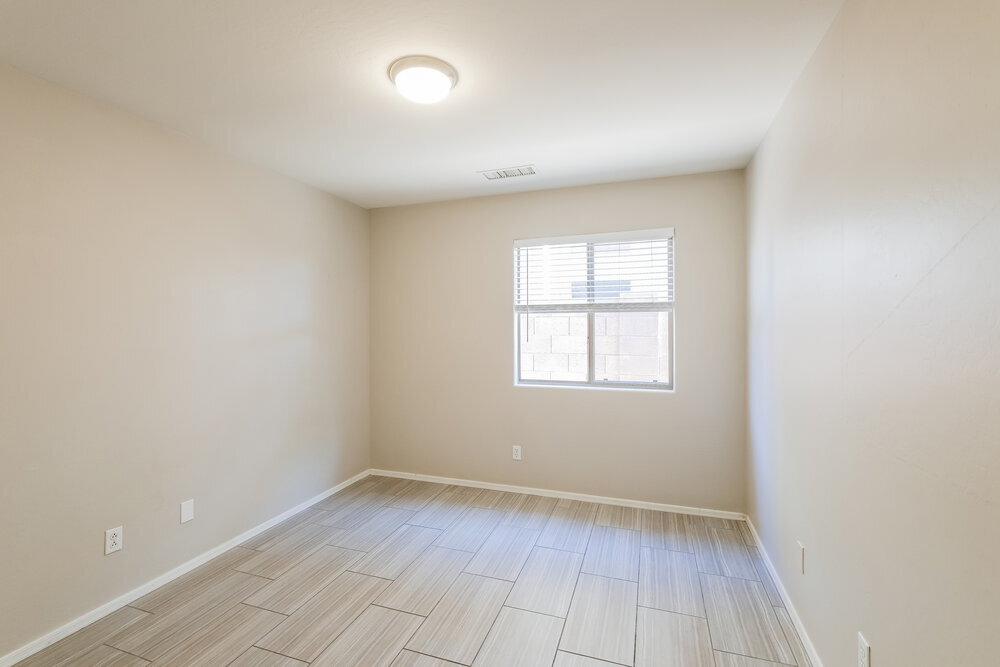 Building Photo - 2525 S 109th Dr
