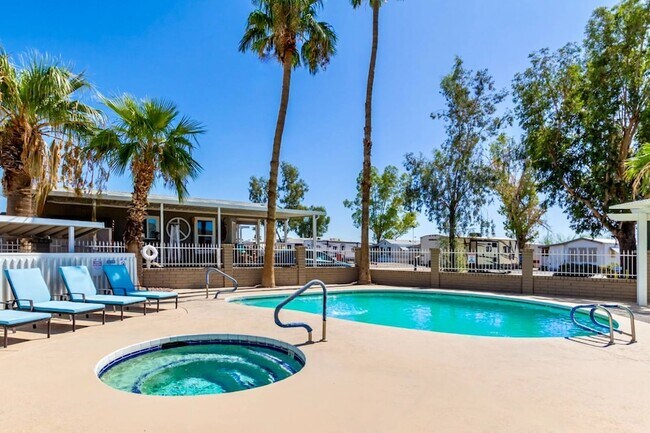 Building Photo - 9985 N Pinal Ave