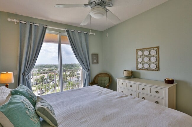 Building Photo - 3 Bedroom/ 2.5 Bath Oceanfront Condo, Blocks from Flagler Ave