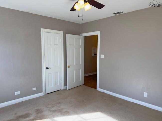 Building Photo - 1817 Ardath Ave