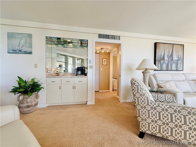 Building Photo - 9500 S Ocean Dr