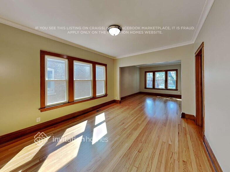 Building Photo - 2423 Wesley Ave