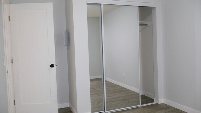 Building Photo - 2 Bed 1 Bath Apartment For Rent in San Ysidro