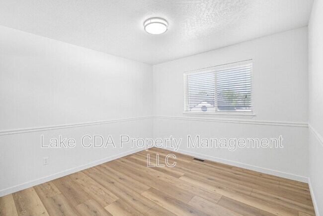 Building Photo - 5147 W Palmwood