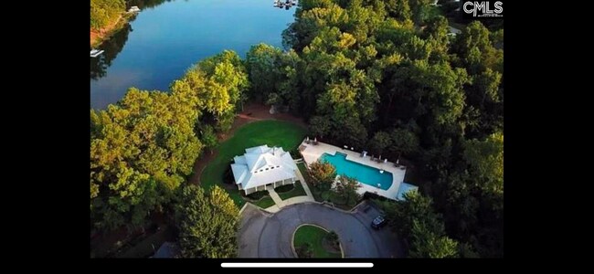 Building Photo - 100 Shores Edge Dr