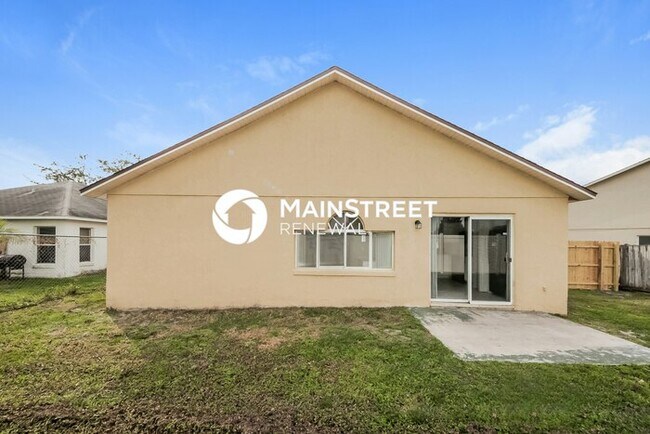 Building Photo - 3 Bedroom Pet-Friendly Home in St. Cloud, FL with Main Street Renewal