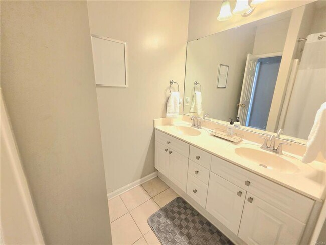 Building Photo - 607 Forest Trail