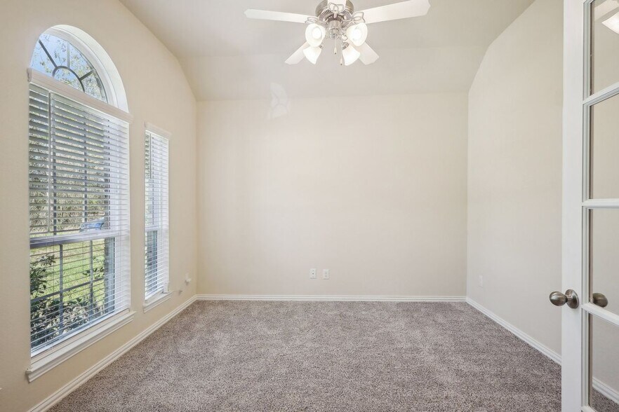 Building Photo - 18473 Railroad Ave