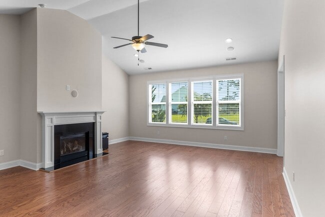 Building Photo - 202 Seagrass Wy