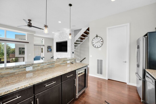 Building Photo - Beautiful Furnished 1 bedroom unit in Fair...