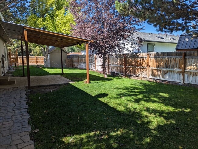 Building Photo - 3 Bedroom on the north side of Twin Falls