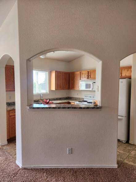 Building Photo - 4008 Riviera Grove