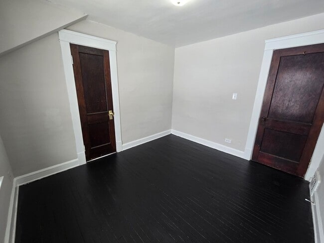 Building Photo - SECTION 8 and EDEN Accepted! Newly Renovated 3BR Home Now Available in Cleveland!!