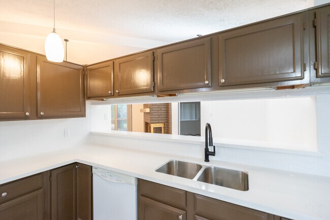 Building Photo - 1314 Frontier Ln