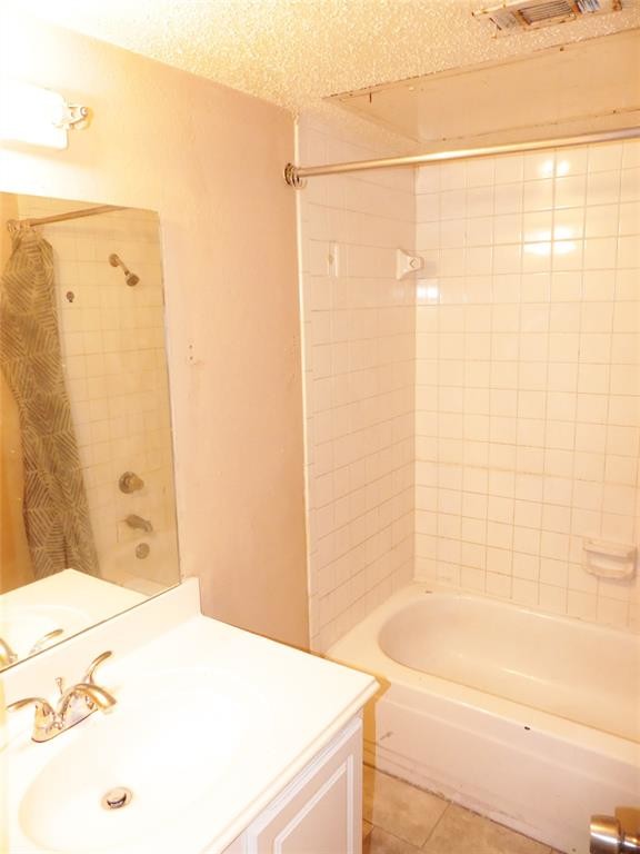 Building Photo - 701 Oakwood Ln