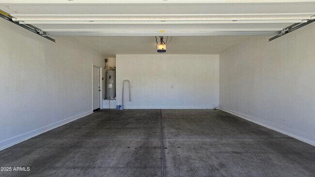 Building Photo - 23832 W Magnolia Dr