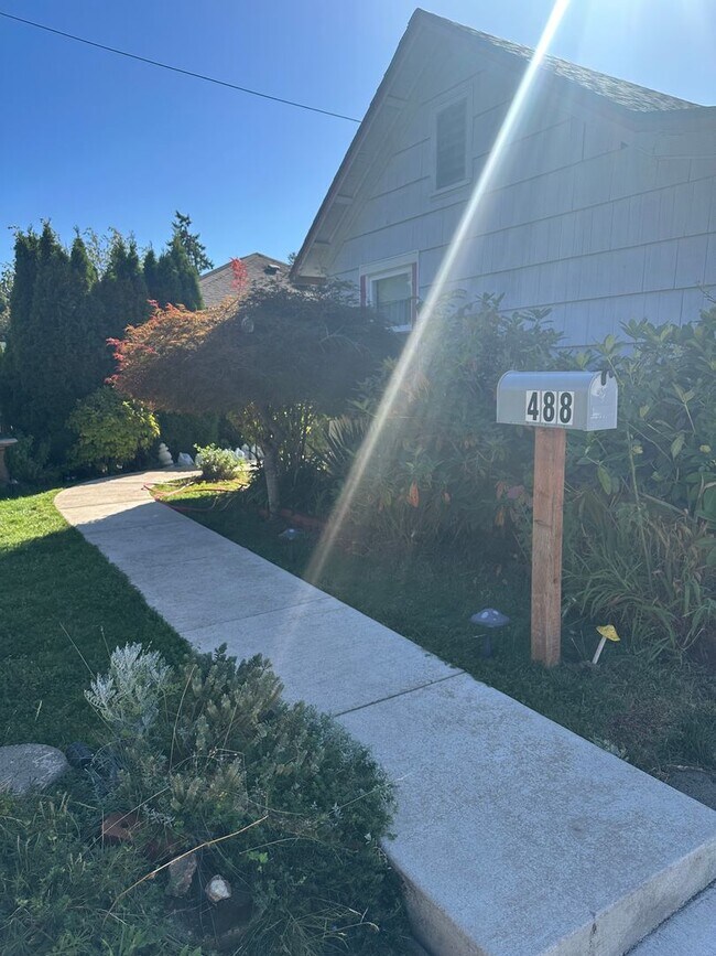 Building Photo - Beautiful 1 bedroom 1 bath house in Springfield!