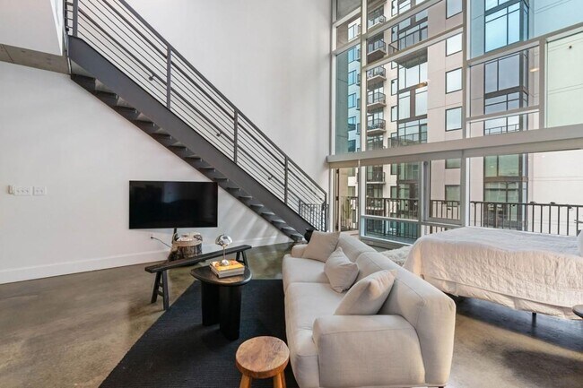 Building Photo - 845 Spring St NW