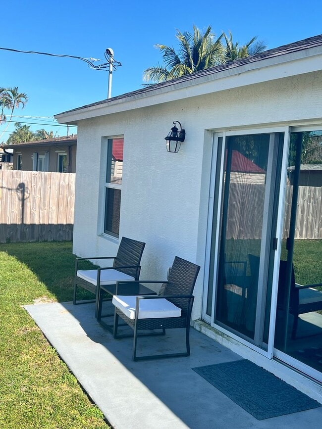 Building Photo - CHARMING 3 BEDROOM, 2 BATH HOME BUILT IN 2022 IN EAST STUART