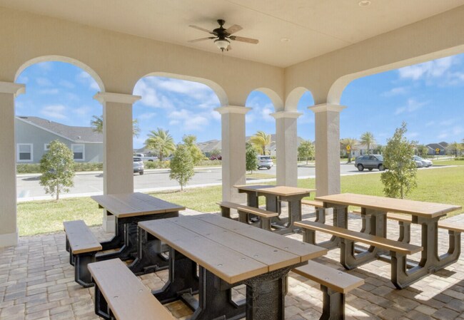Building Photo - Loren Cove Villa