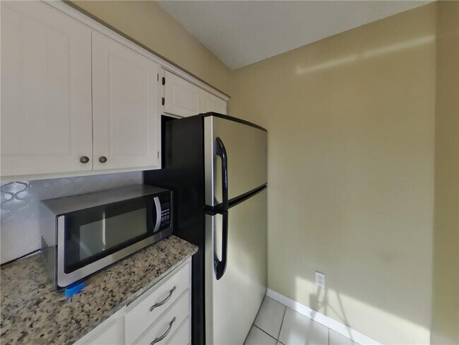 Building Photo - 8641 Emerson Ave N