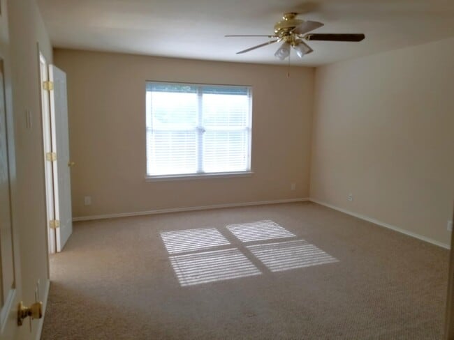 Building Photo - 306 Bright Chase