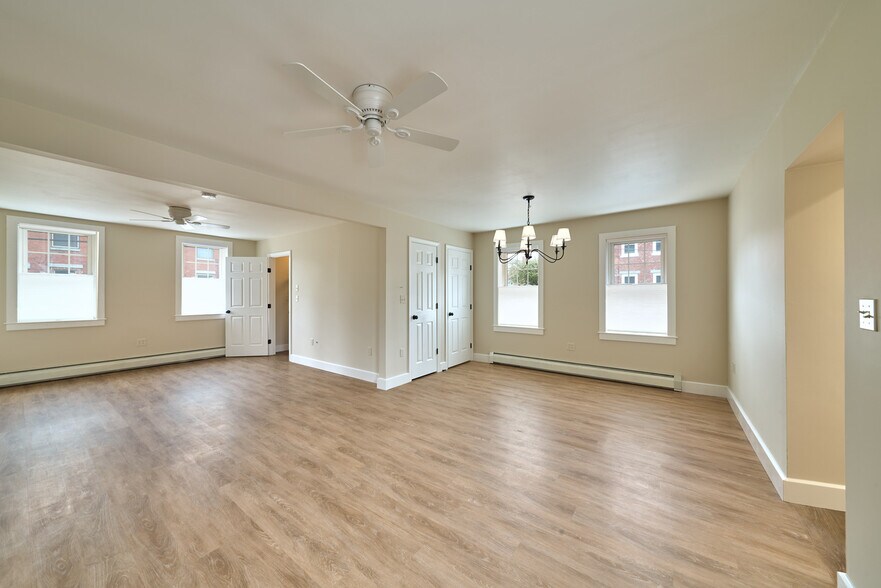 Living, Dining Areas - 68 South St