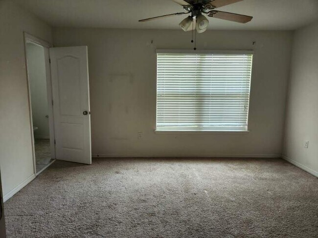 Building Photo - 105 Misty Glen Ln