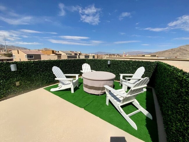 Building Photo - UNIQUE MODERN 3 STORY, 2BED, 3BATH WITH A ROOFTOP DECK!